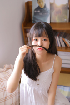 袜子里满是白色的液体